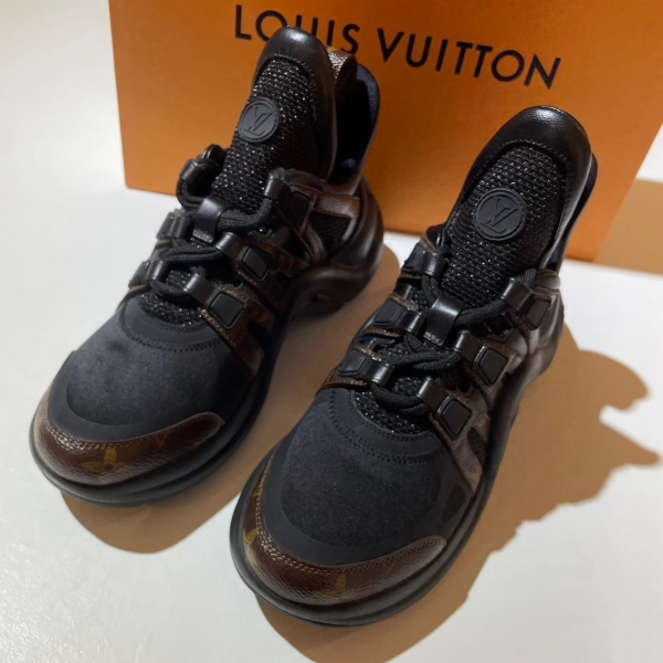Louis Vuitton  黑底局部荖花老爹鞋
