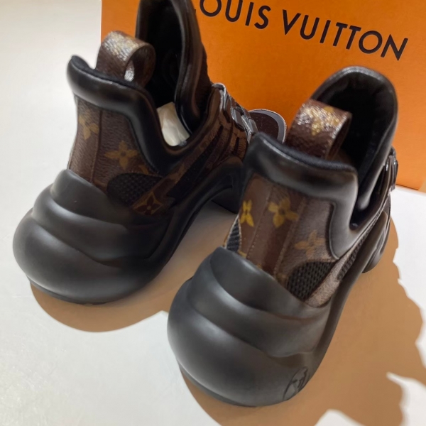 Louis Vuitton  黑底局部荖花老爹鞋