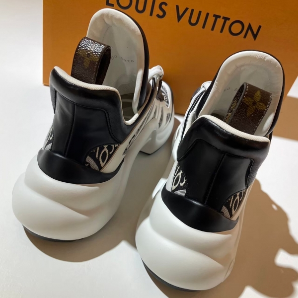 Louis Vuitton  黑色滿版老花1854老爹鞋