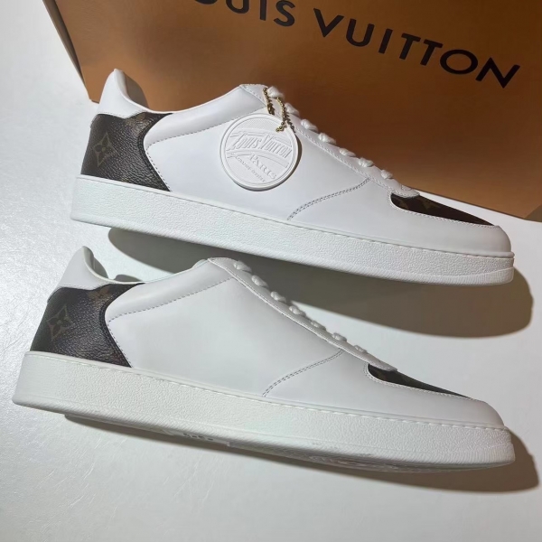 Louis Vuitton 咖啡荖花鞋頭鞋尾小白鞋