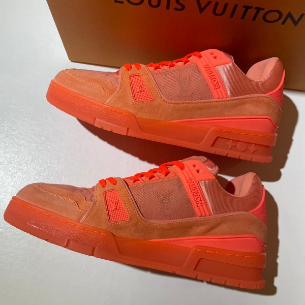 Louis Vuitton 橘色夜光運動鞋