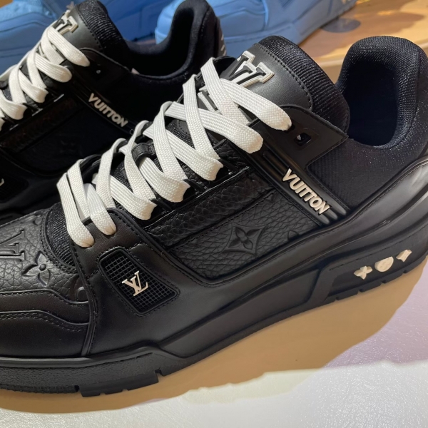 Louis Vuitton  Trainer 全黑