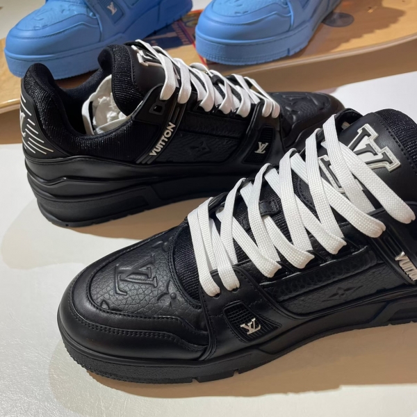 Louis Vuitton  Trainer 全黑