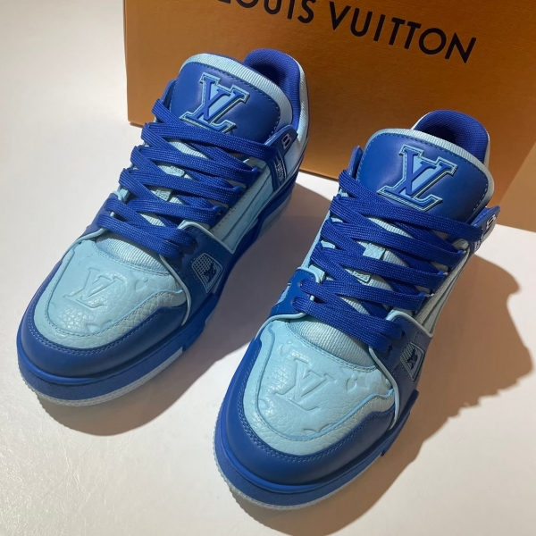 Louis Vuitton  淺藍藍色運動鞋
