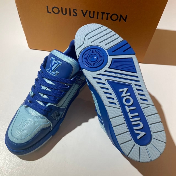 Louis Vuitton  淺藍藍色運動鞋