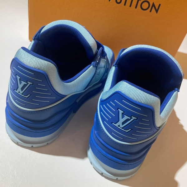 Louis Vuitton  淺藍藍色運動鞋