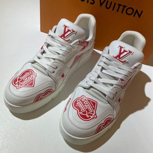 Louis Vuitton  Nigo聯名TRAINER紅白愛心字運動鞋