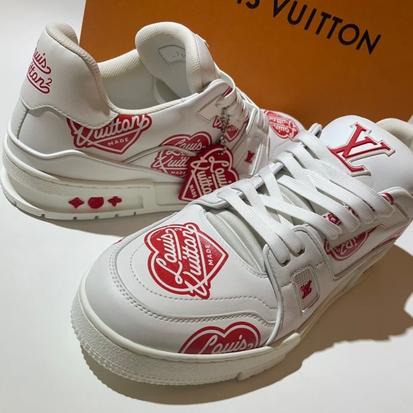 Louis Vuitton  Nigo聯名TRAINER紅白愛心字運動鞋