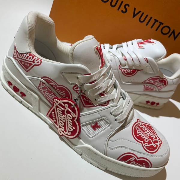 Louis Vuitton  Nigo聯名TRAINER紅白愛心字運動鞋