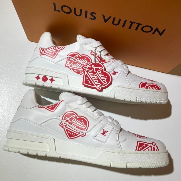 Louis Vuitton  Nigo聯名TRAINER紅白愛心字運動鞋