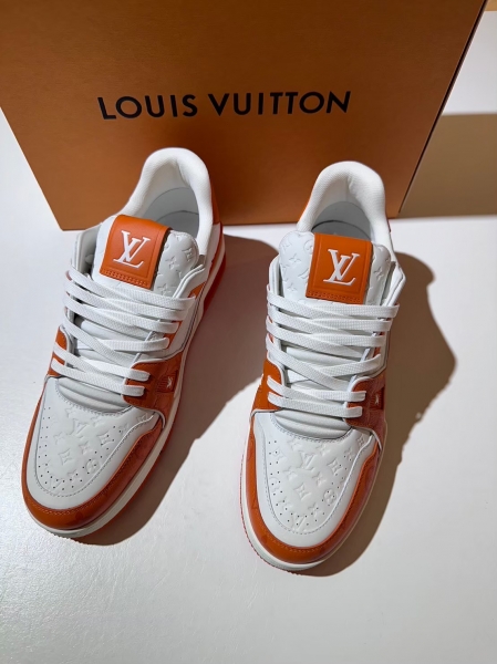 Louis Vuitton   滿版壓紋橘白配色後54