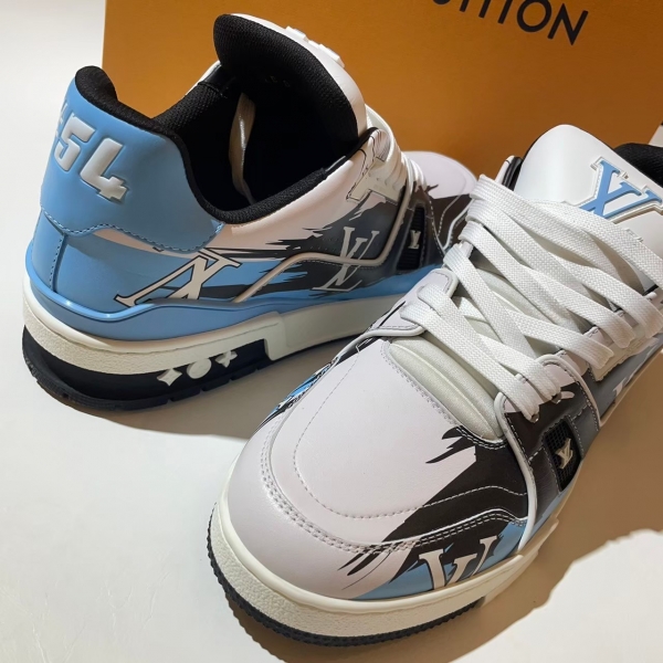 Louis Vuitton 藍黑刷漆色Trainer