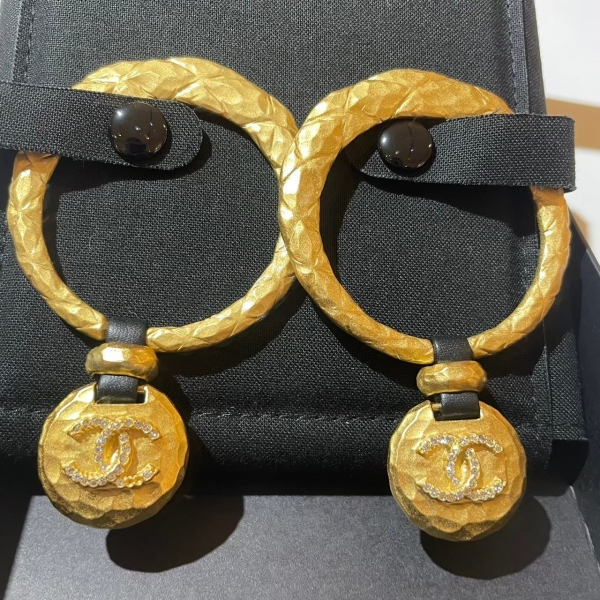 金色大小圓圈金logo耳環